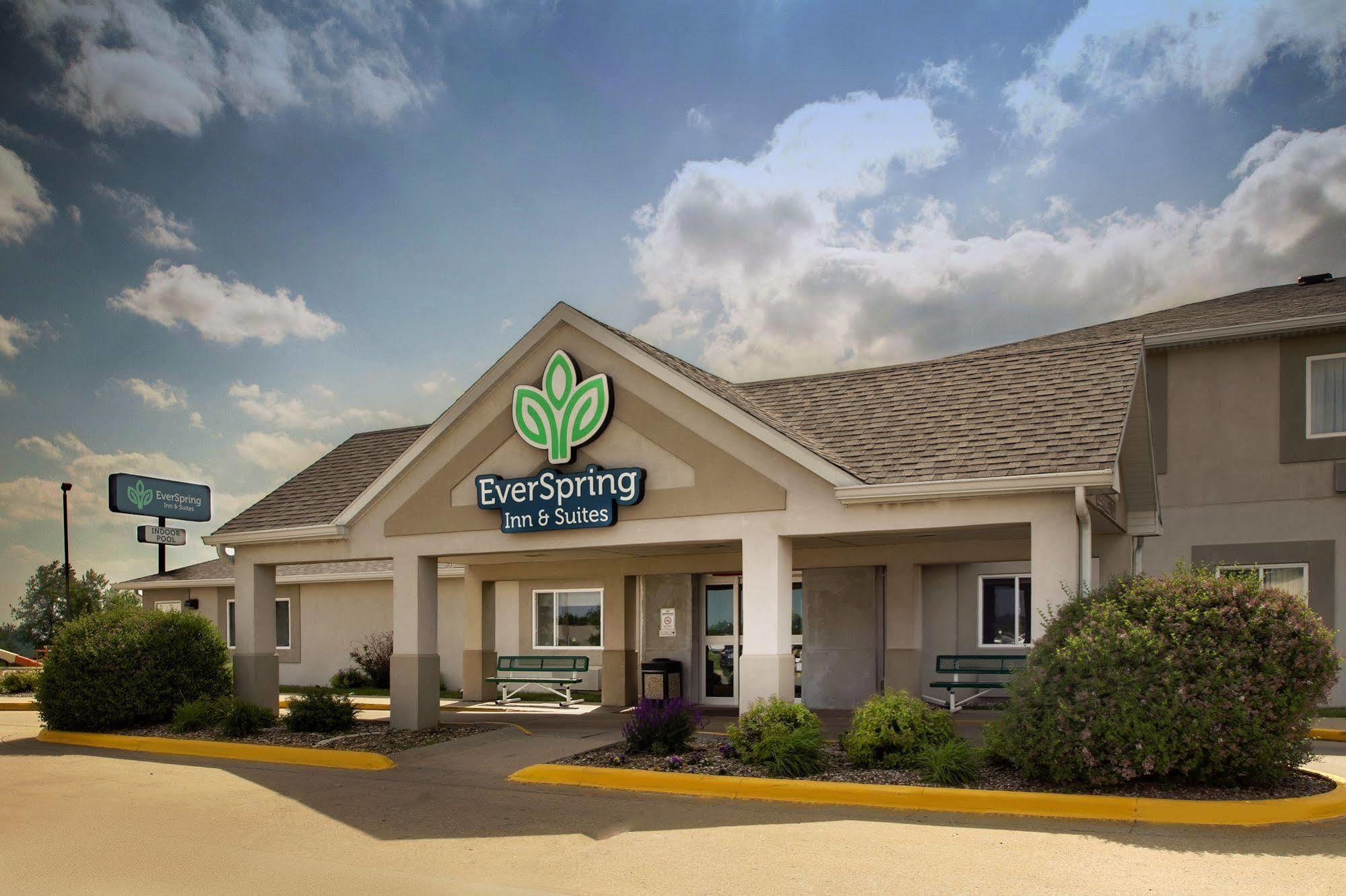 Everspring Inn & Suites Oskaloosa Exterior foto